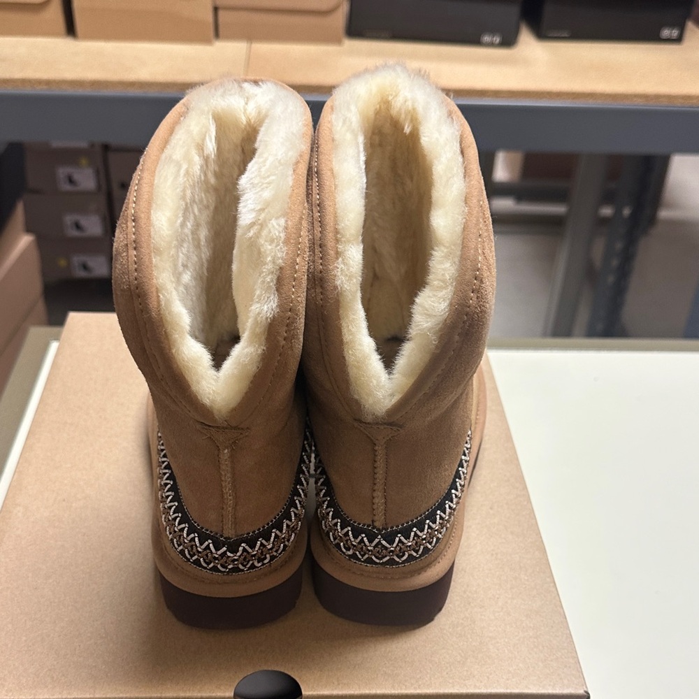 UGG Women’s Classic Short Crescent Chestnut Suede Boots with Shearling Lining - Picture 10 of 13